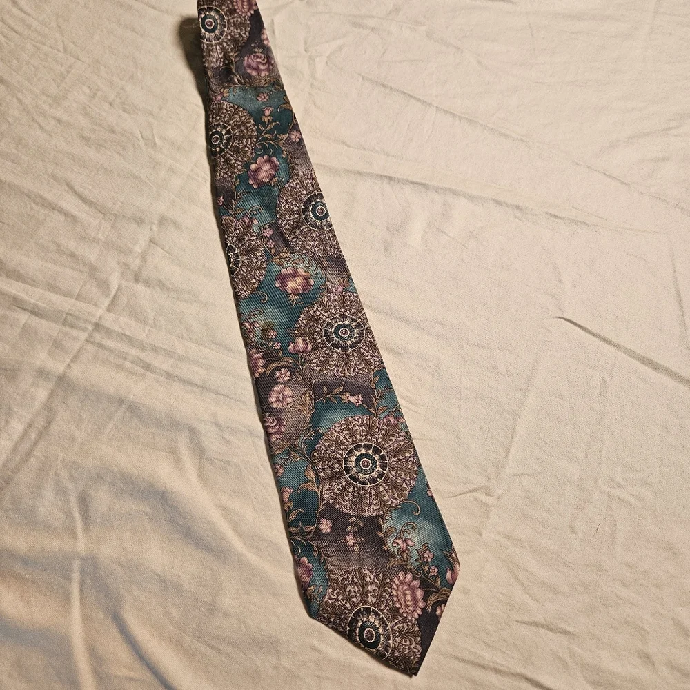 Vintage Bill Blass 100% Silk Tie Teal Purple Gold Floral‎ Paisley Medallion